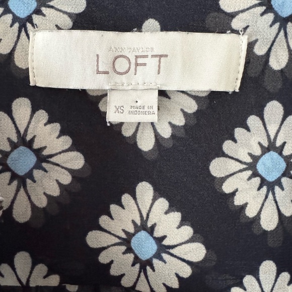 LOFT Navy Blue and Cream Floral Sheer Blouse - Picture 2 of 9
